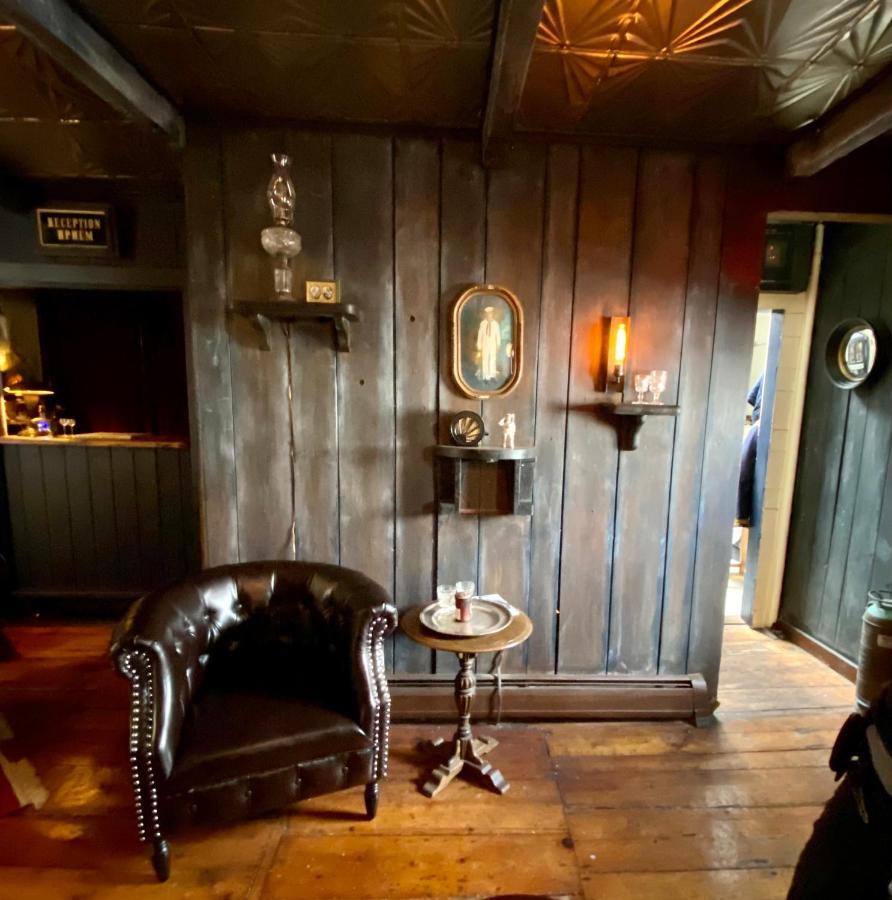 普罗温斯敦 Crew'S Quarters Boarding House - Caters To Men酒店 外观 照片