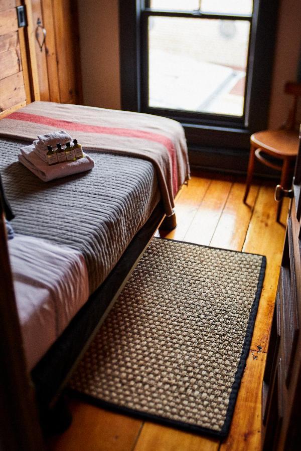 普罗温斯敦 Crew'S Quarters Boarding House - Caters To Men酒店 外观 照片