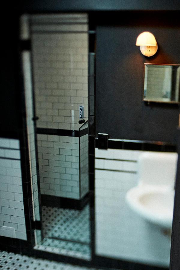 普罗温斯敦 Crew'S Quarters Boarding House - Caters To Men酒店 外观 照片